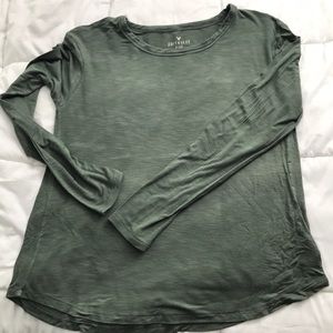 American Eagle long sleeve green t-shirt. Soft & sexy. Size medium